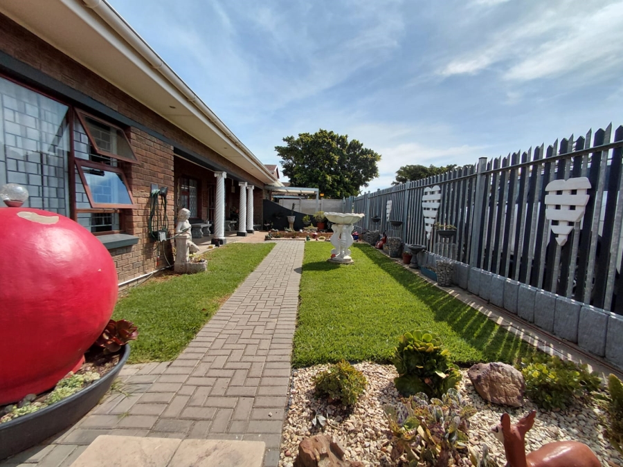 3 Bedroom Property for Sale in C Place Eastern Cape
